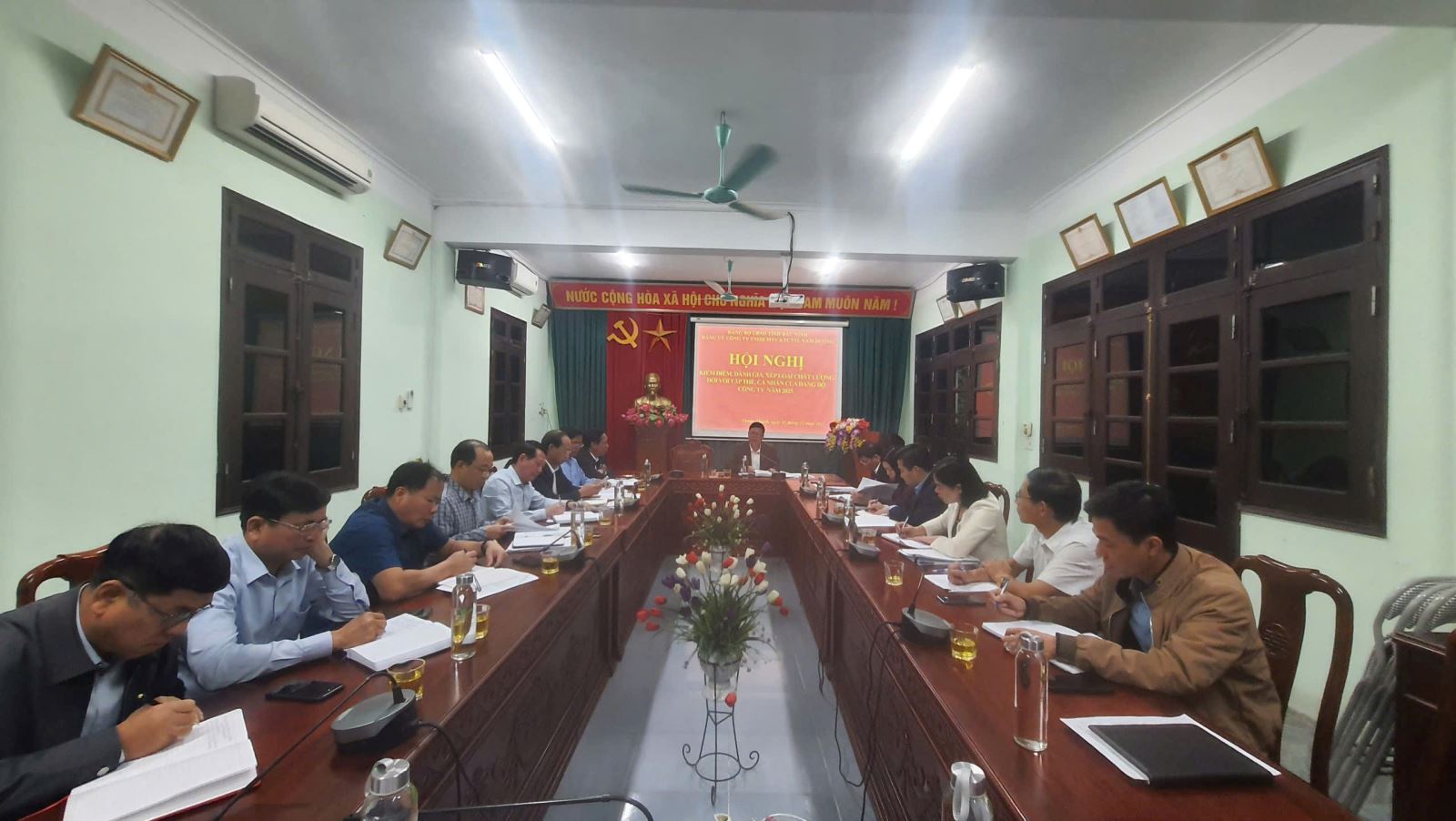 HỘI NGHỊ KIỂM ĐIỂM, ĐÁNH GIÁ VÀ XẾP LOẠI CHẤT LƯỢNG  TẬP THỂ, CÁ NHÂN TRONG ĐẢNG ỦY CÔNG TY NĂM 2025